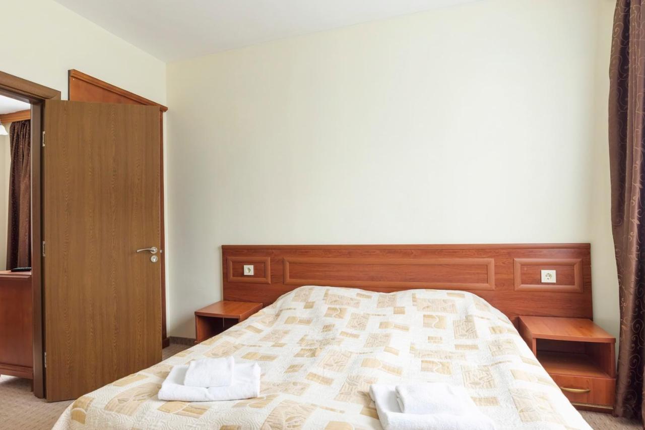 Elina Hotel ปอมโปโรโว ภายนอก รูปภาพ